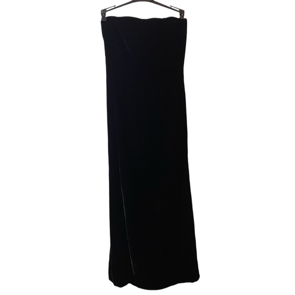 Oscar de la Renta - Picture 1 of 7